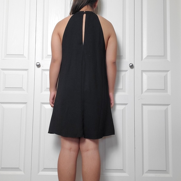 Black Dress - Picture 5 of 6